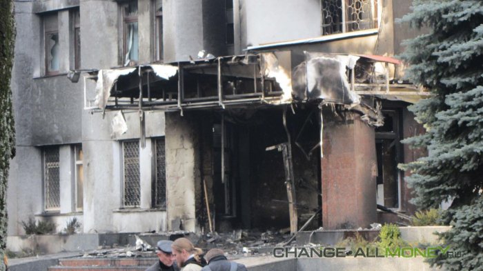 Сгорело СБУ в Хмельницком, фотографии здания