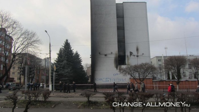 Сожгли СБУ в Хмельницком, фотографии здания